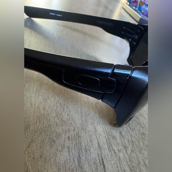 Oakley Sunglasses Polarized Dispatch 1.0 Matte Black - Picture 13 of 16